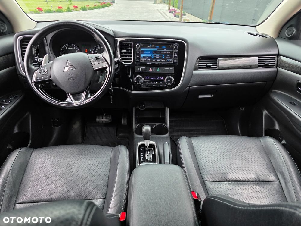 Mitsubishi Outlander 2.0 2WD CVT Diamant Edition+ - 25