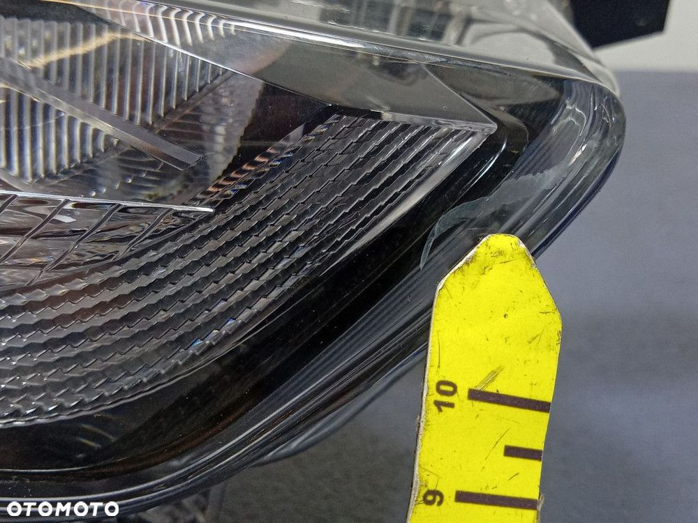 TOYOTA COROLLA XG10 CROSS REFLEKTOR PRAWY FULL LED - 9