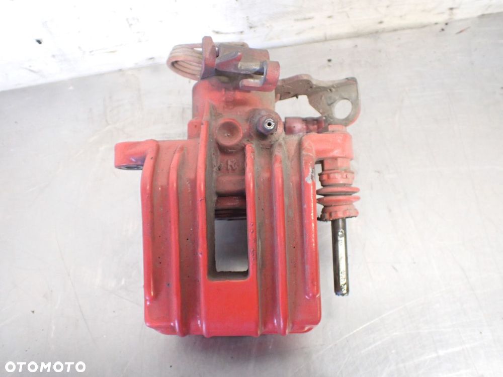 ZACISK HAMULCA PRAWY TYŁ AUDI A6 C5 2.4 - 2