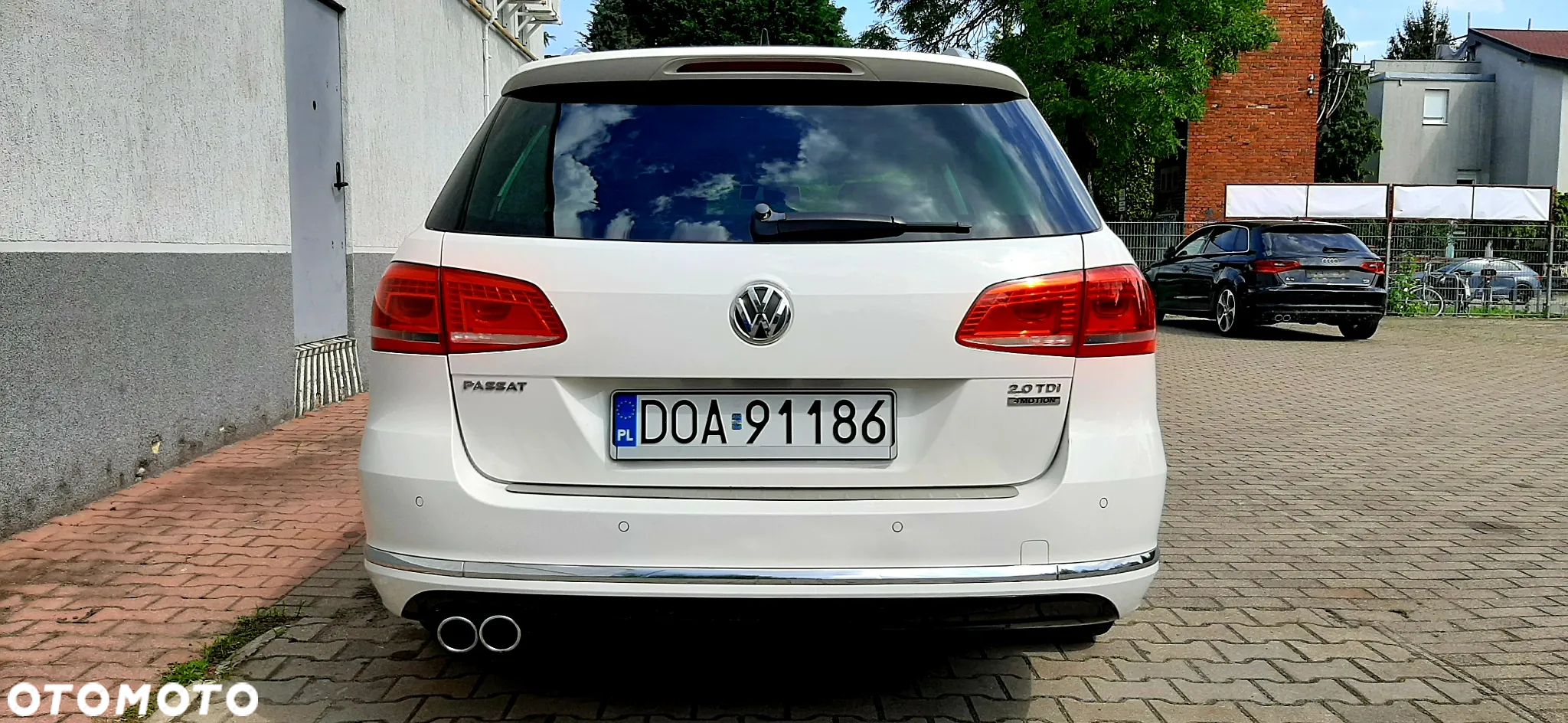 Volkswagen Passat Variant 2.0 TDI 4Motion BlueMotion Technol R-Line - 11