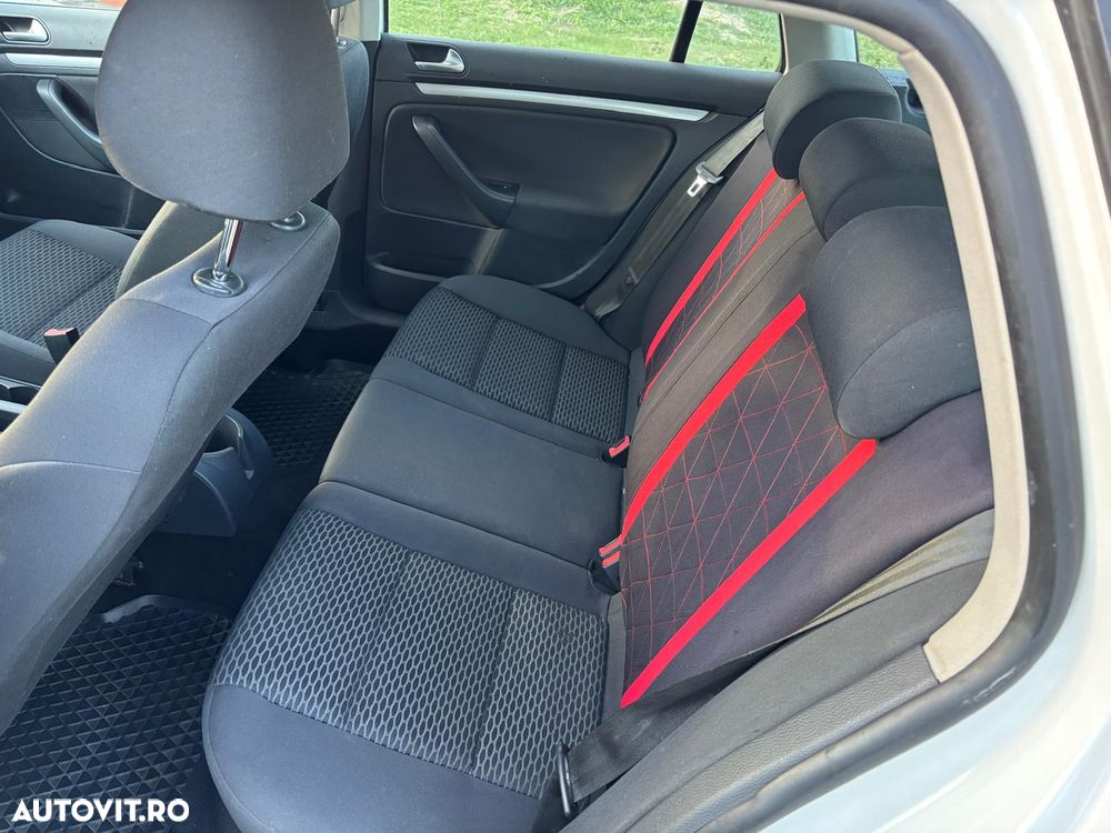 Volkswagen Golf - 8