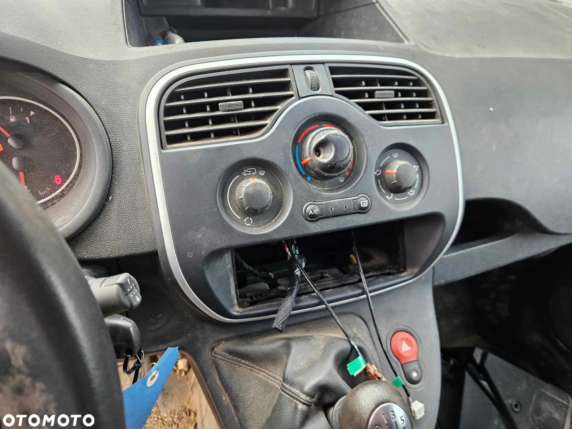 Renault KANGOO 1.5 DCI  2021 ROK - 19