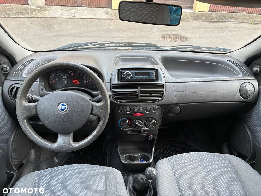 Fiat Punto 1.2 8V Actual - 8