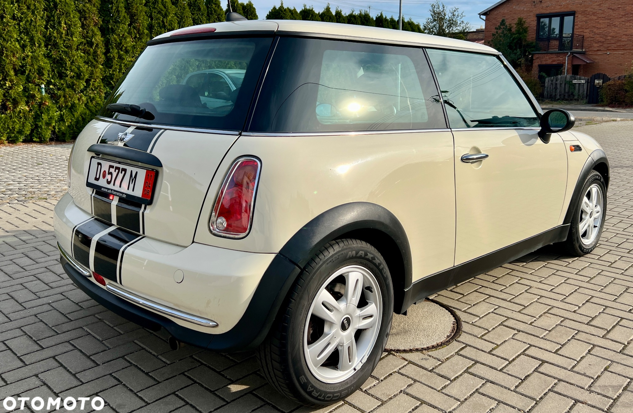 MINI ONE Standard - 5