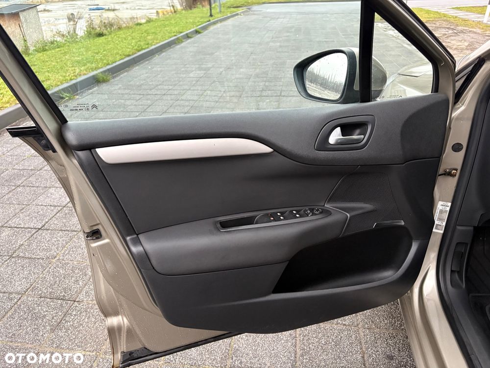 Citroën C4 1.6 HDi SX - 11