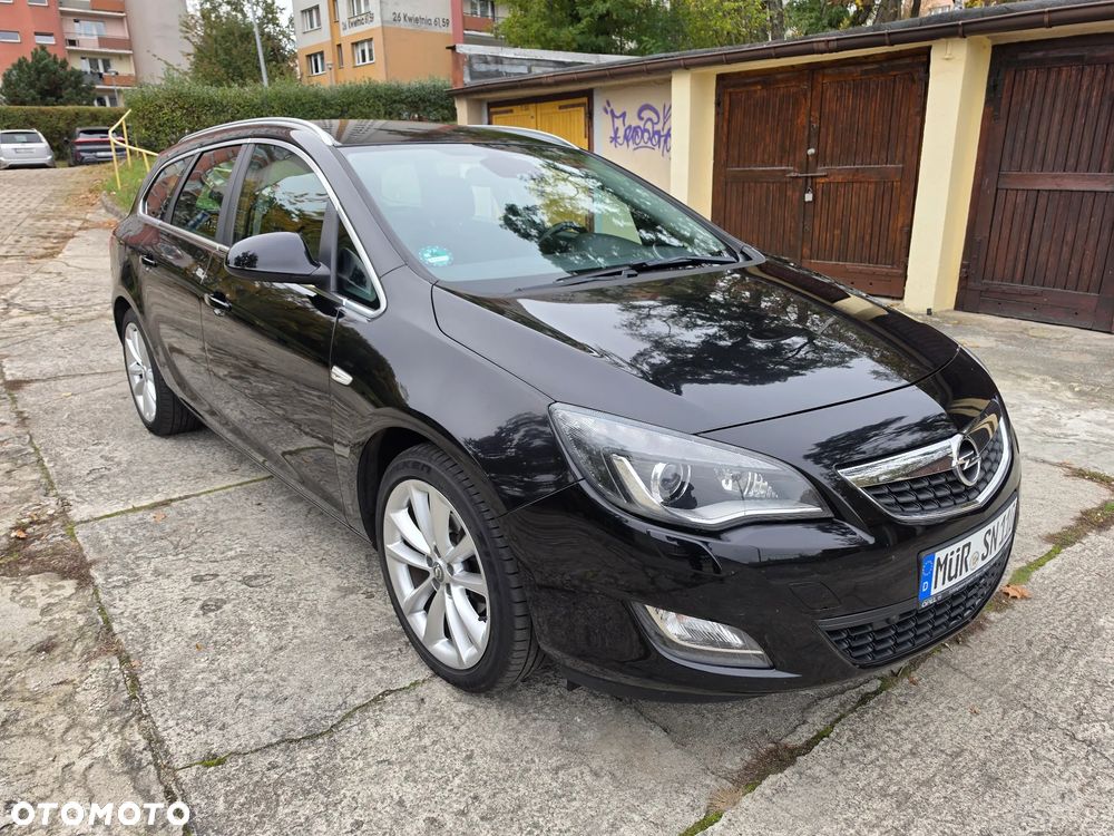 Opel Astra 1.4 T Cosmo S&S - 10