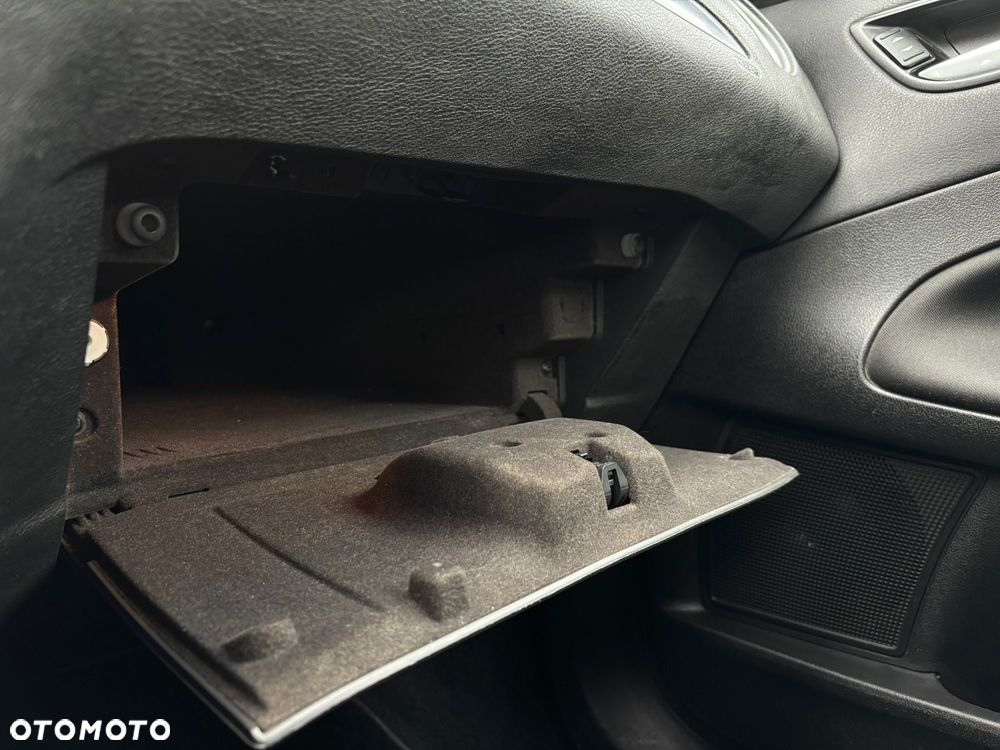 Ford Mondeo 2.0 TDCi Ghia - 32