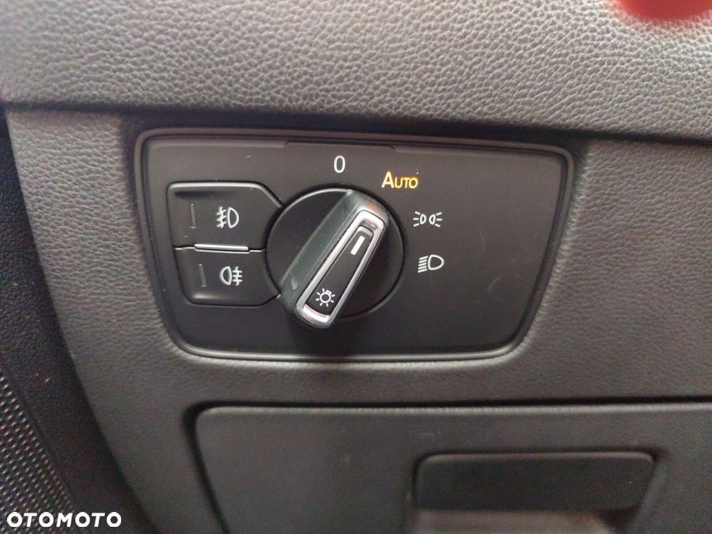 Volkswagen Passat - 19