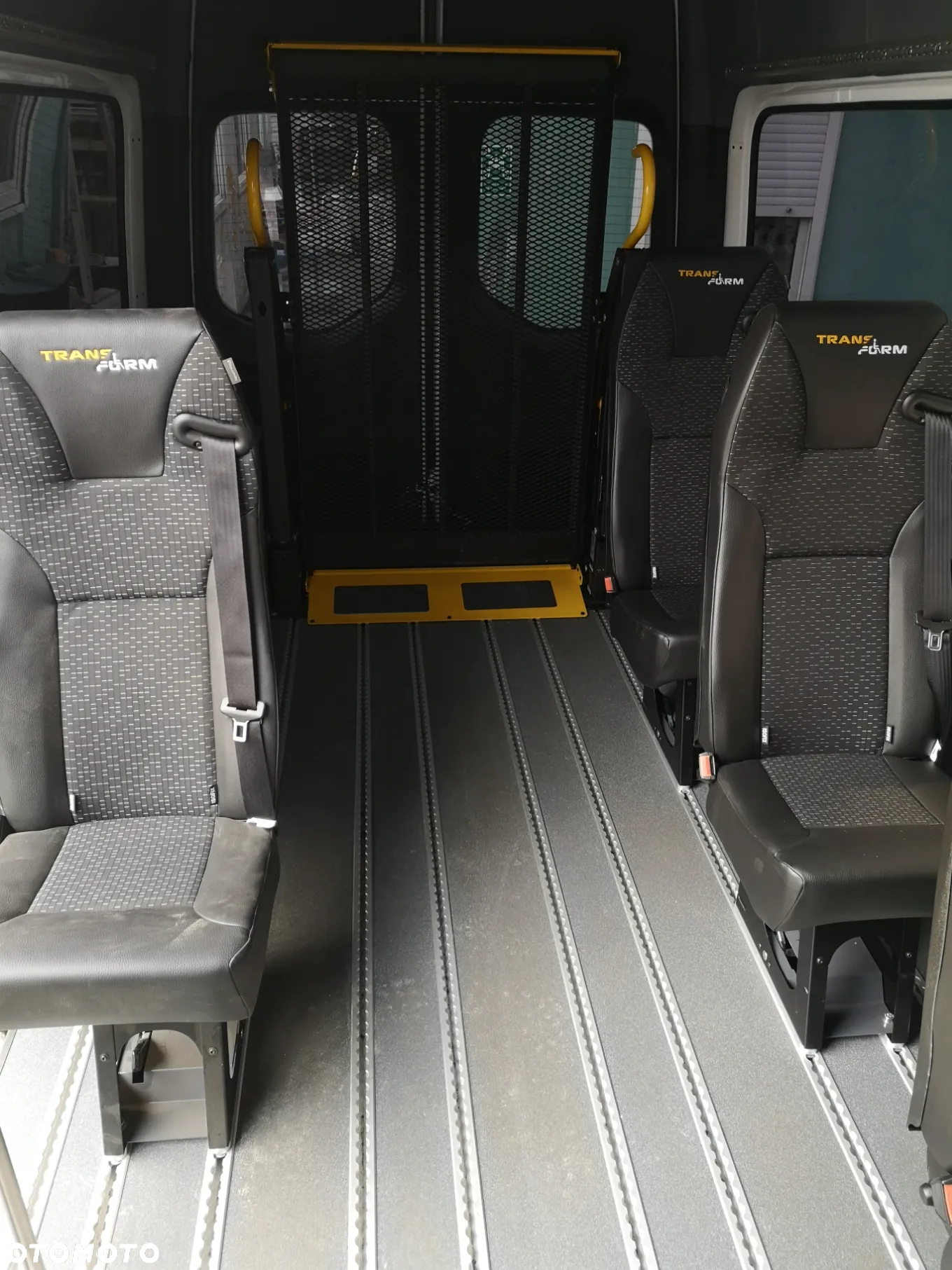 Mercedes-Benz Sprinter - 12
