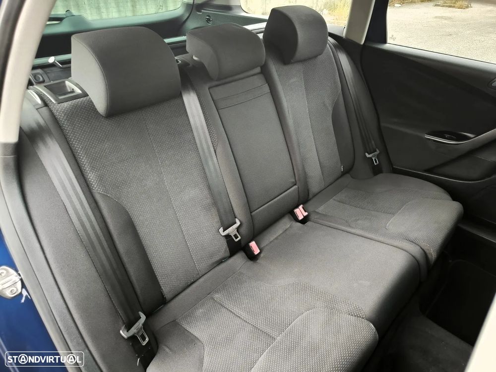 VW Passat Variant 2.0 TDI Confortline - 8