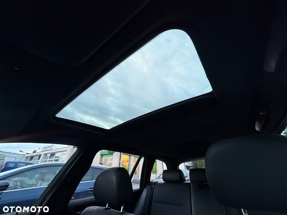 BMW Seria 3 325i Edition Lifestyle - 16
