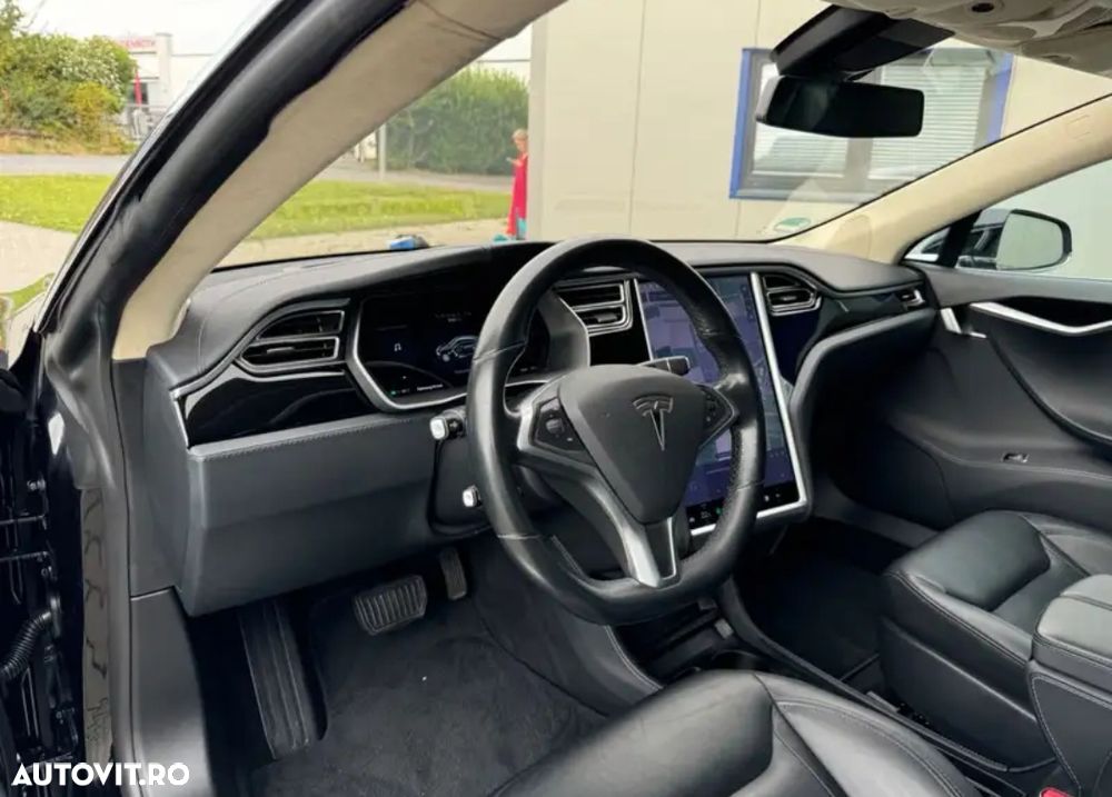 Tesla Model S Standard - 10