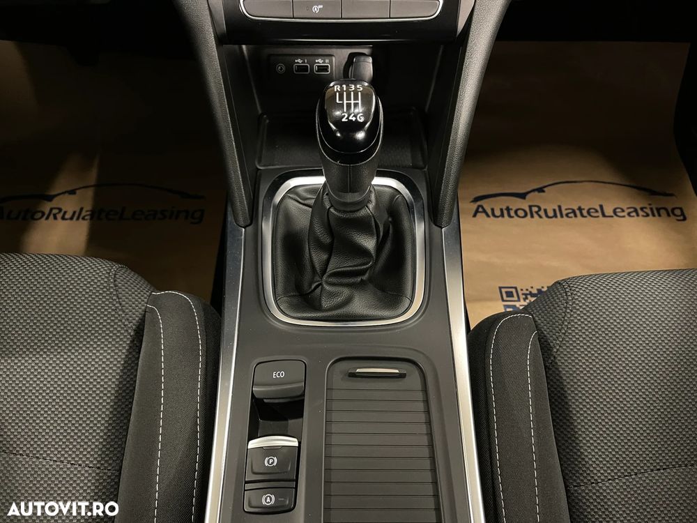 Renault Megane TCe 140 GPF Equilibre - 23