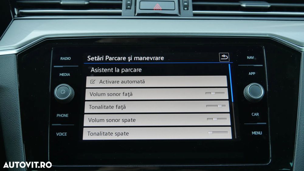 Volkswagen Passat 2.0 TDI SCR DSG Business - 29