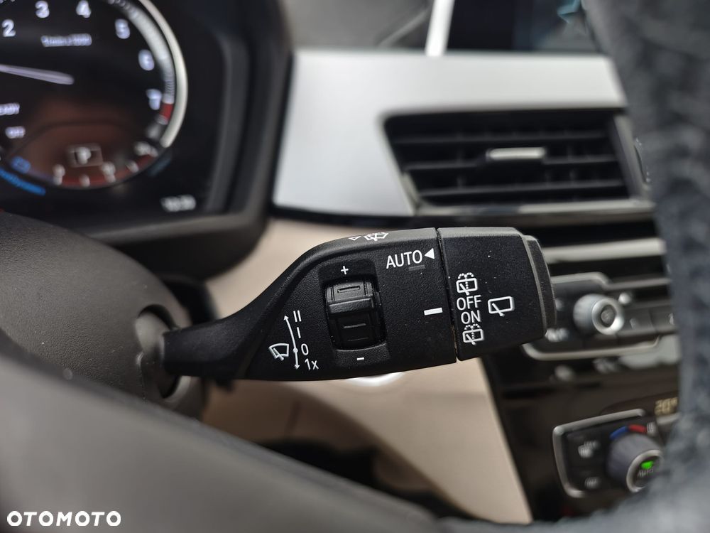 BMW X1 sDrive18i - 10