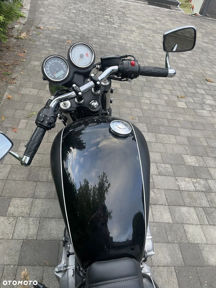 Triumph Thruxton - 4