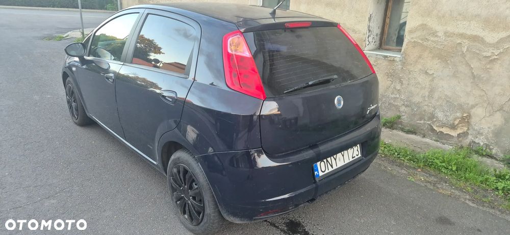 Fiat Punto 1.4 16V Dynamic - 3