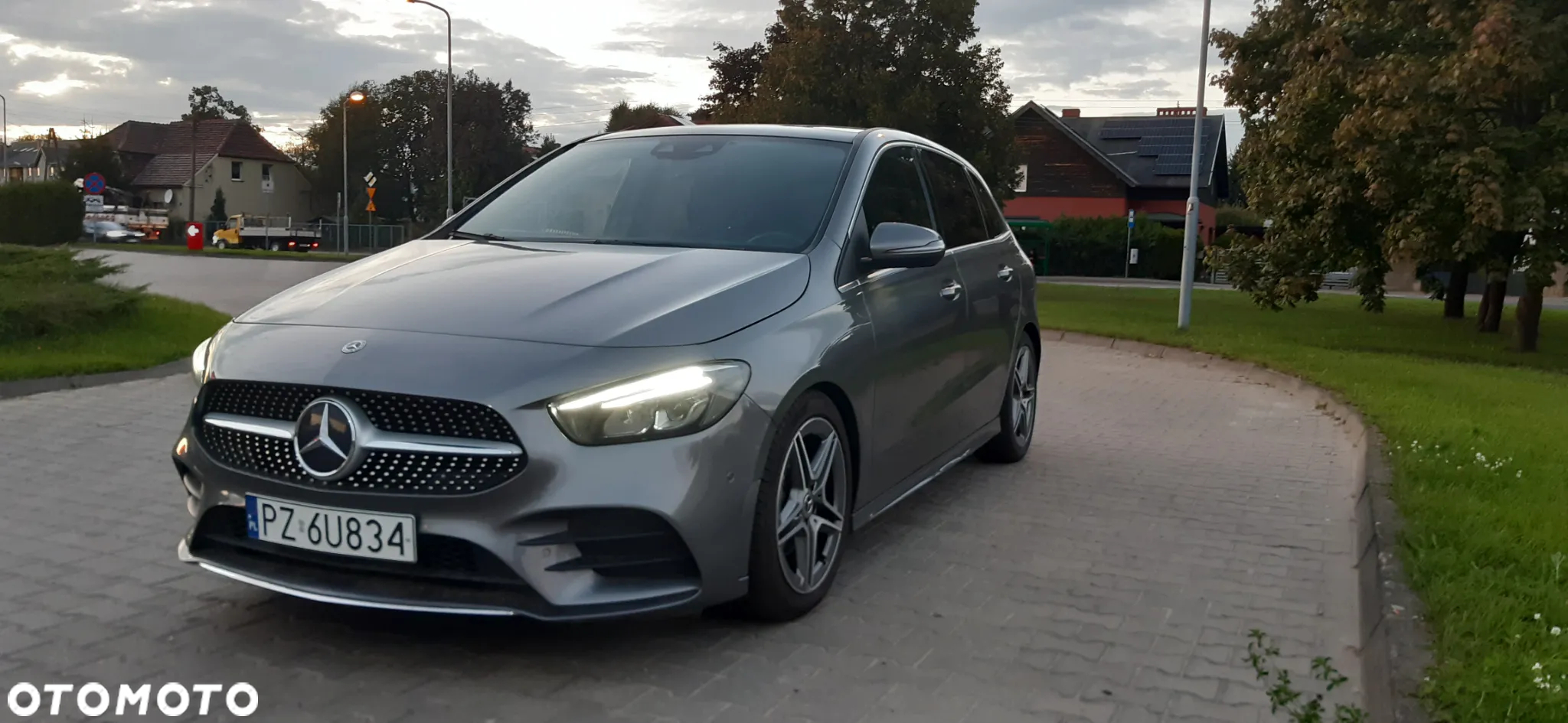 Mercedes-Benz Klasa B 180 7G-DCT AMG Line - 3