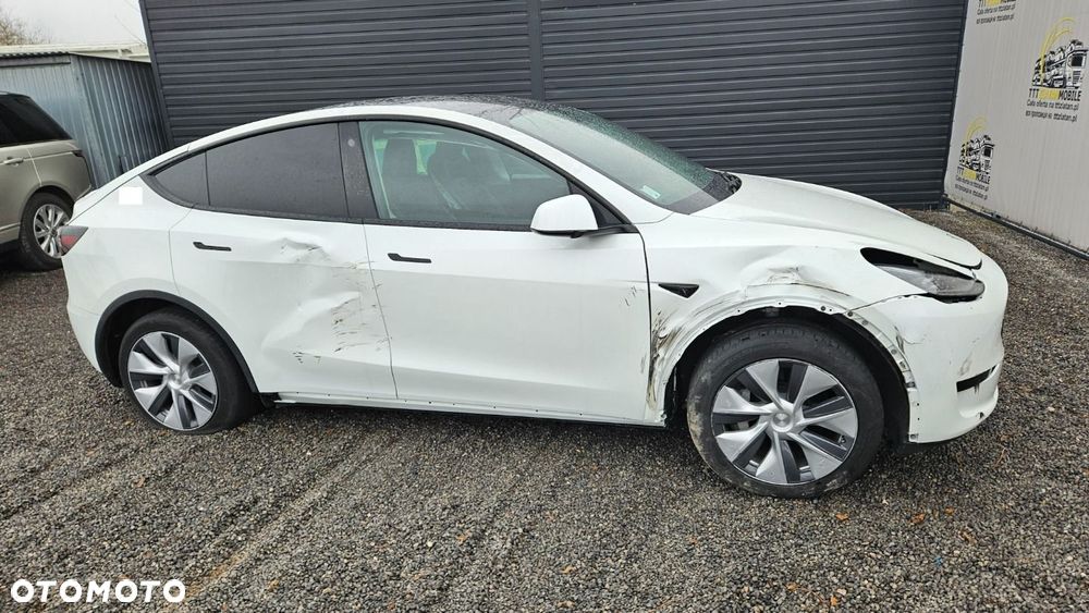 Tesla Model Y 2023 photo 5
