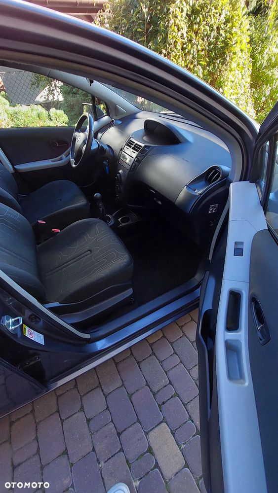 Toyota Yaris 1.0 Sol - 16