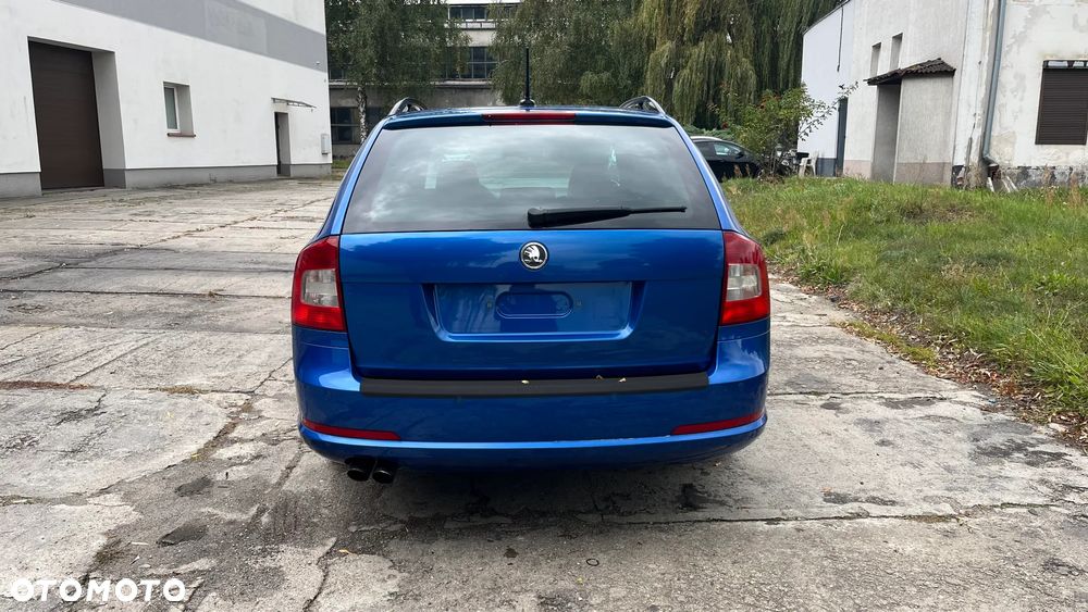 Skoda Octavia 2.0 TDI CR DPF RS - 4