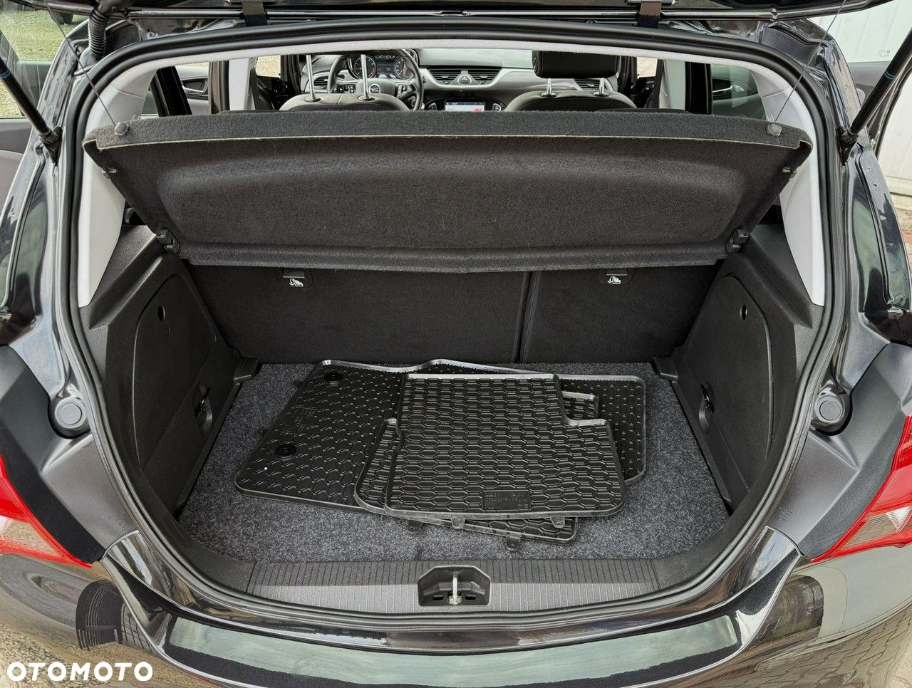 Opel Corsa 1.4 T Cosmo S&S - 19