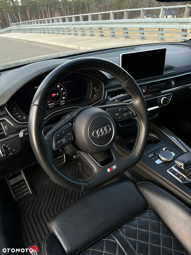 Audi S4 Limousine - 24