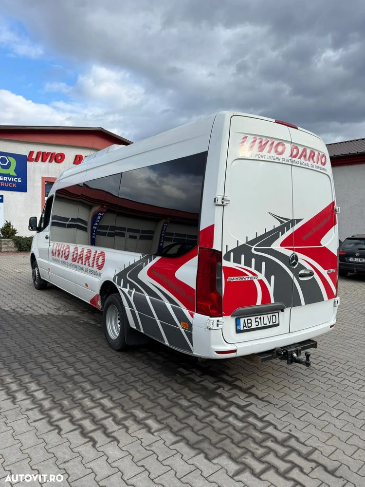 Mercedes-Benz Sprinter - 2