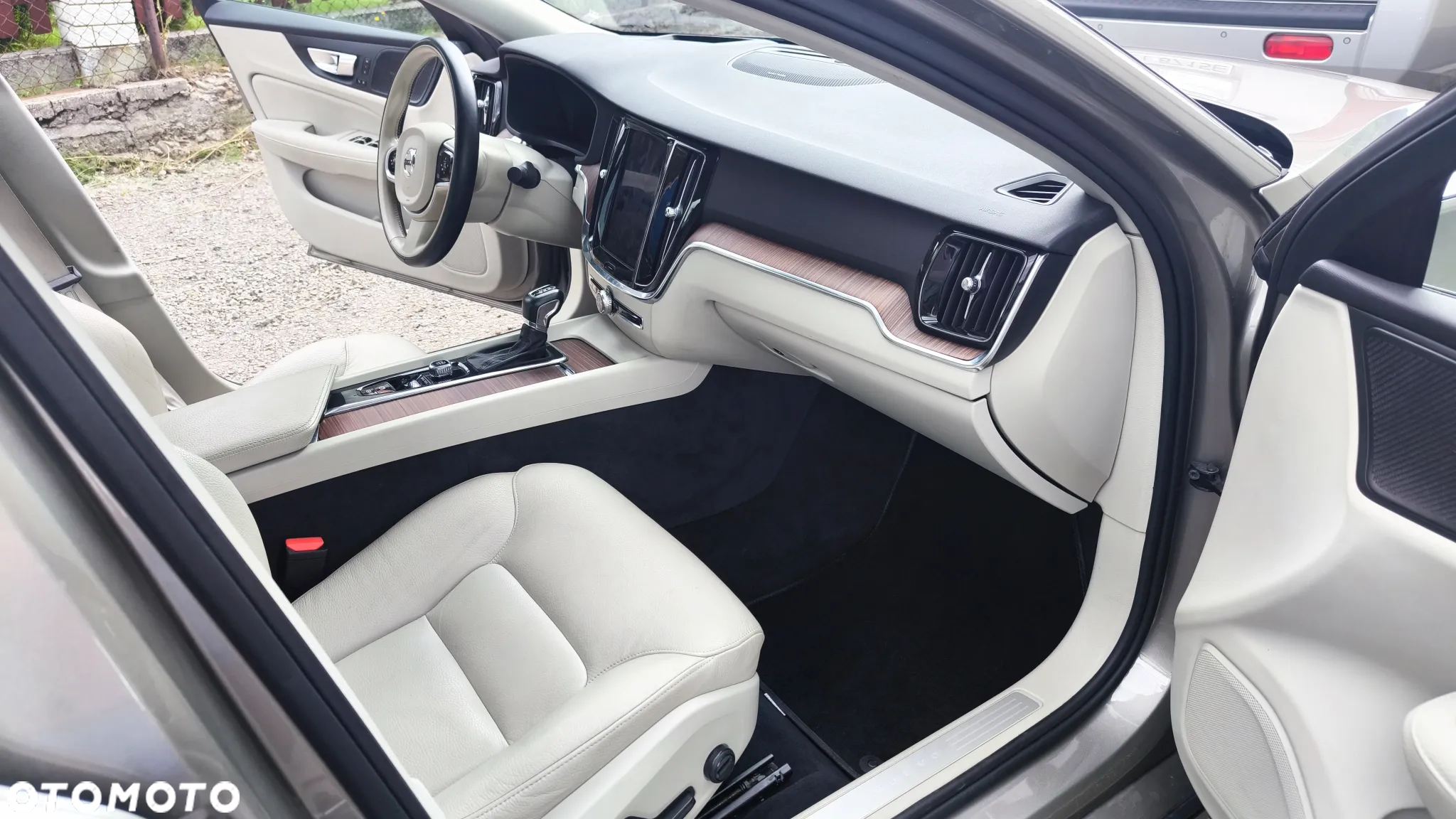Volvo S60 T5 Momentum Pro - 19