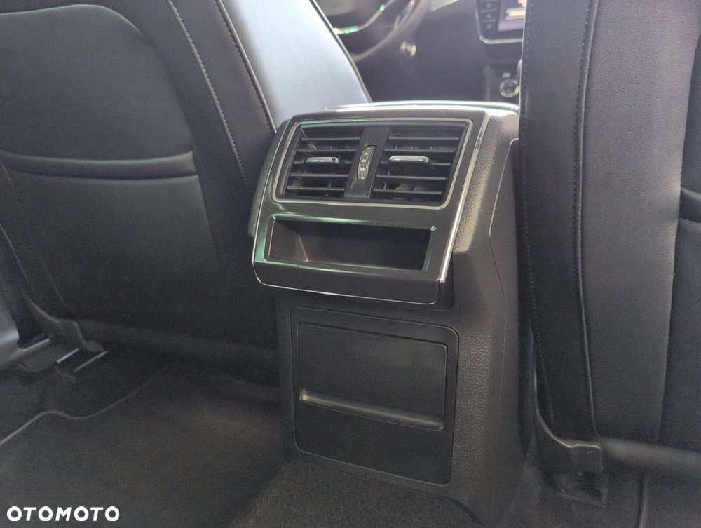 Skoda Superb 2.0 TDI SCR 4x4 Scout DSG - 25