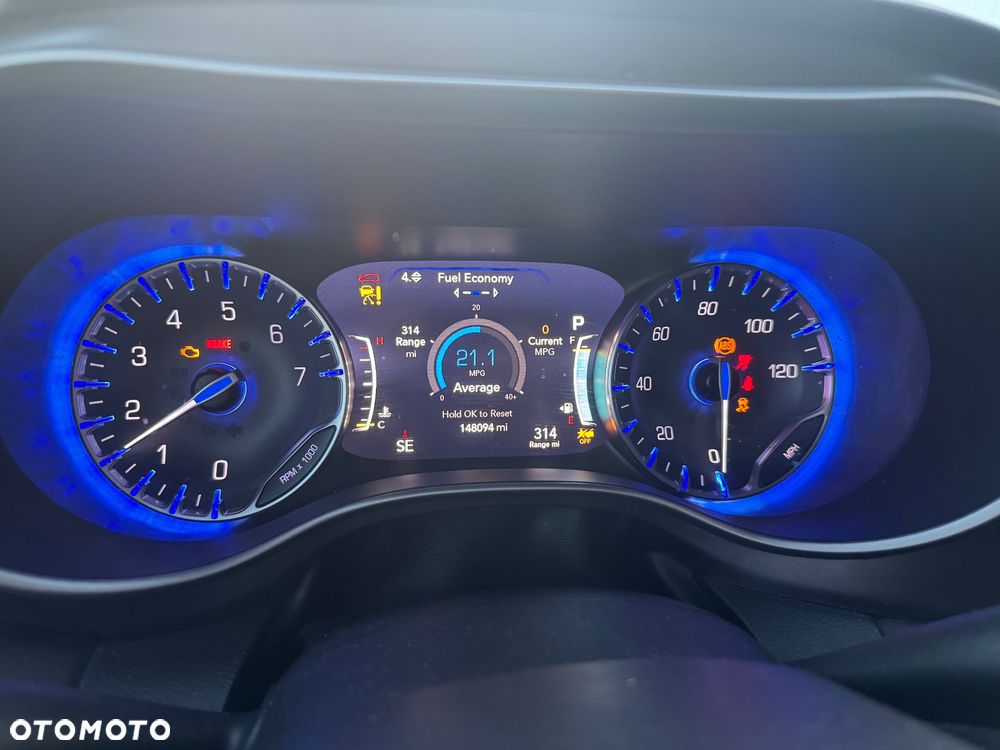 Chrysler Pacifica - 8