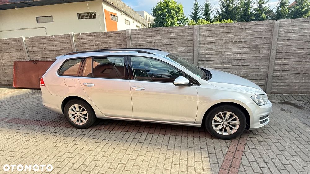Volkswagen Golf - 2