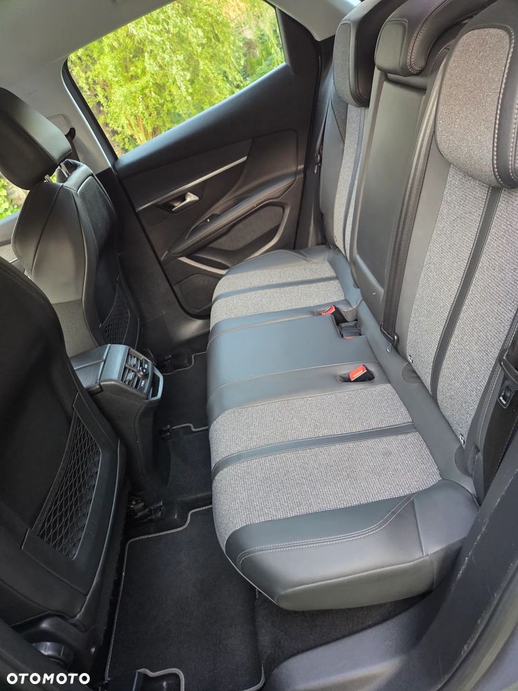Peugeot 3008 1.5 BlueHDi Allure S&S - 24