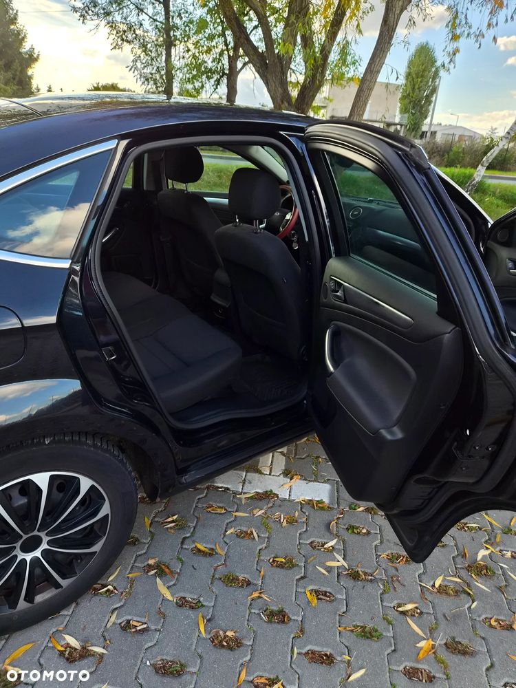 Ford Mondeo 2.0 TDCi Ghia - 12