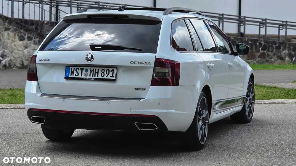 Skoda Octavia 2.0 TDI (Green tec) DSG RS - 11