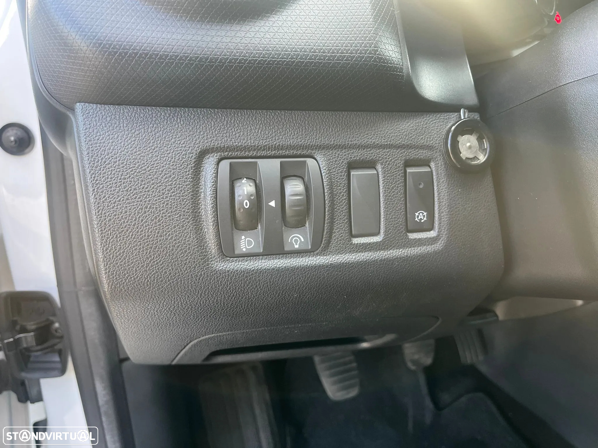 Renault CLIO 1.5 dCI - ZEN - AR CONDICIONADO - IVA DEDUTÍVEL - 21
