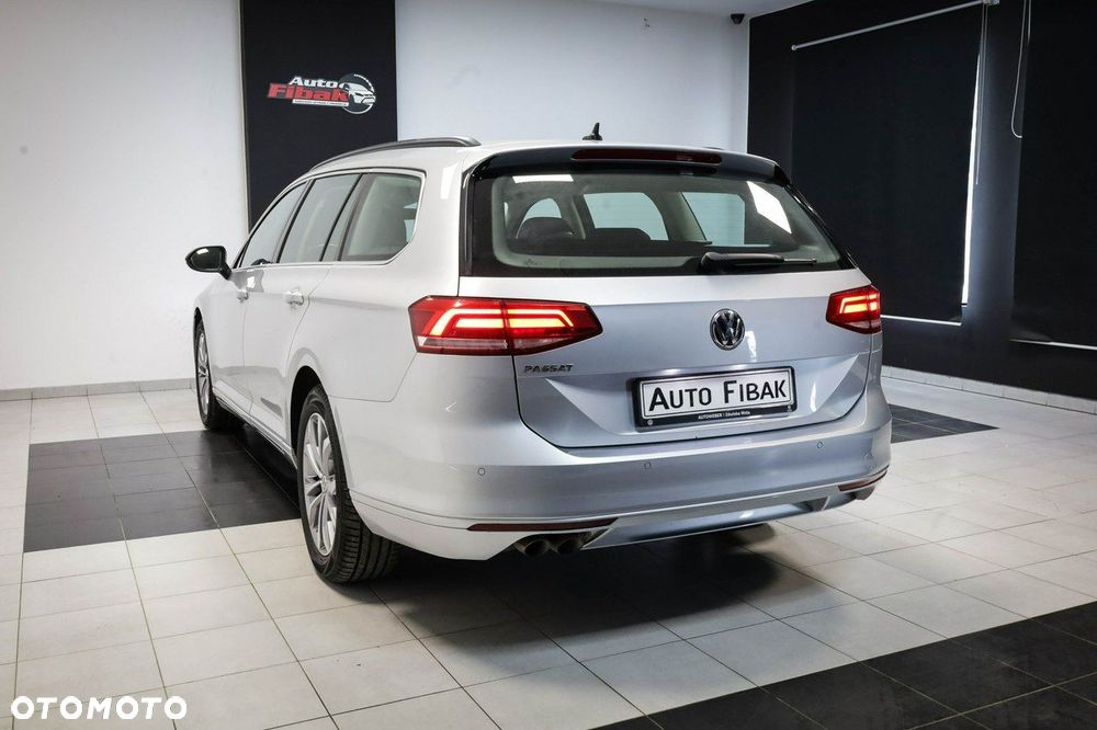 Volkswagen Passat - 8