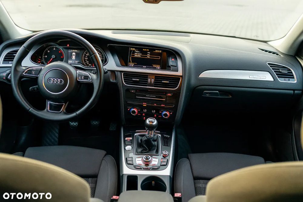 Audi A4 Avant 2.0 TDI DPF clean diesel quattro S line Sportpaket - 27