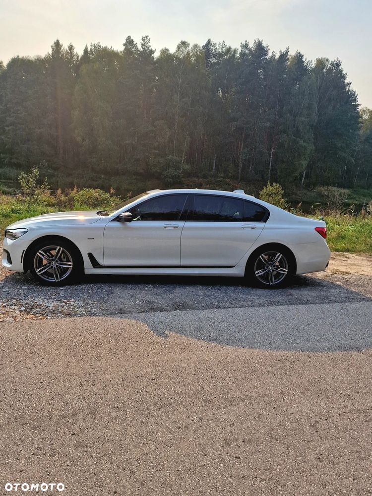 BMW Seria 7 740Li - 4