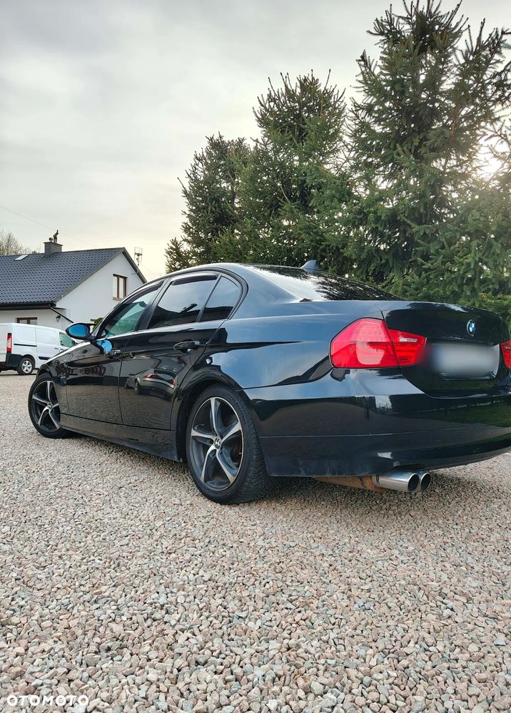 BMW Seria 3 320i - 4