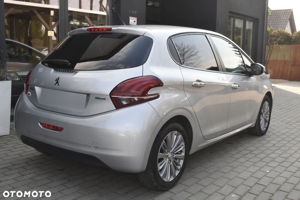 Peugeot 208 - 27