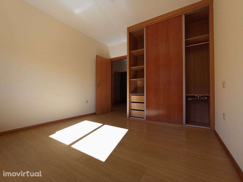 Apartamento T3 junto à escola de Castelo de Paiva - Grande imagem: 3/12