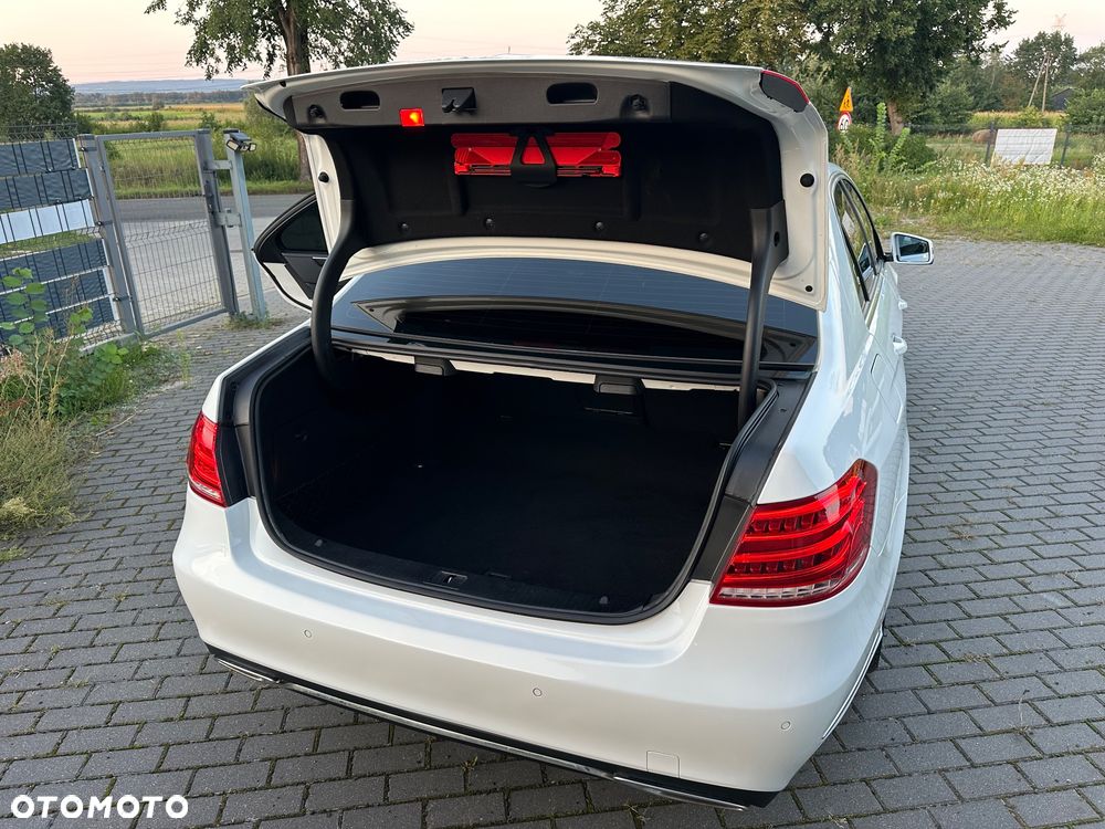 Mercedes-Benz Klasa E 220 CDI BlueEff Avantgarde - 17