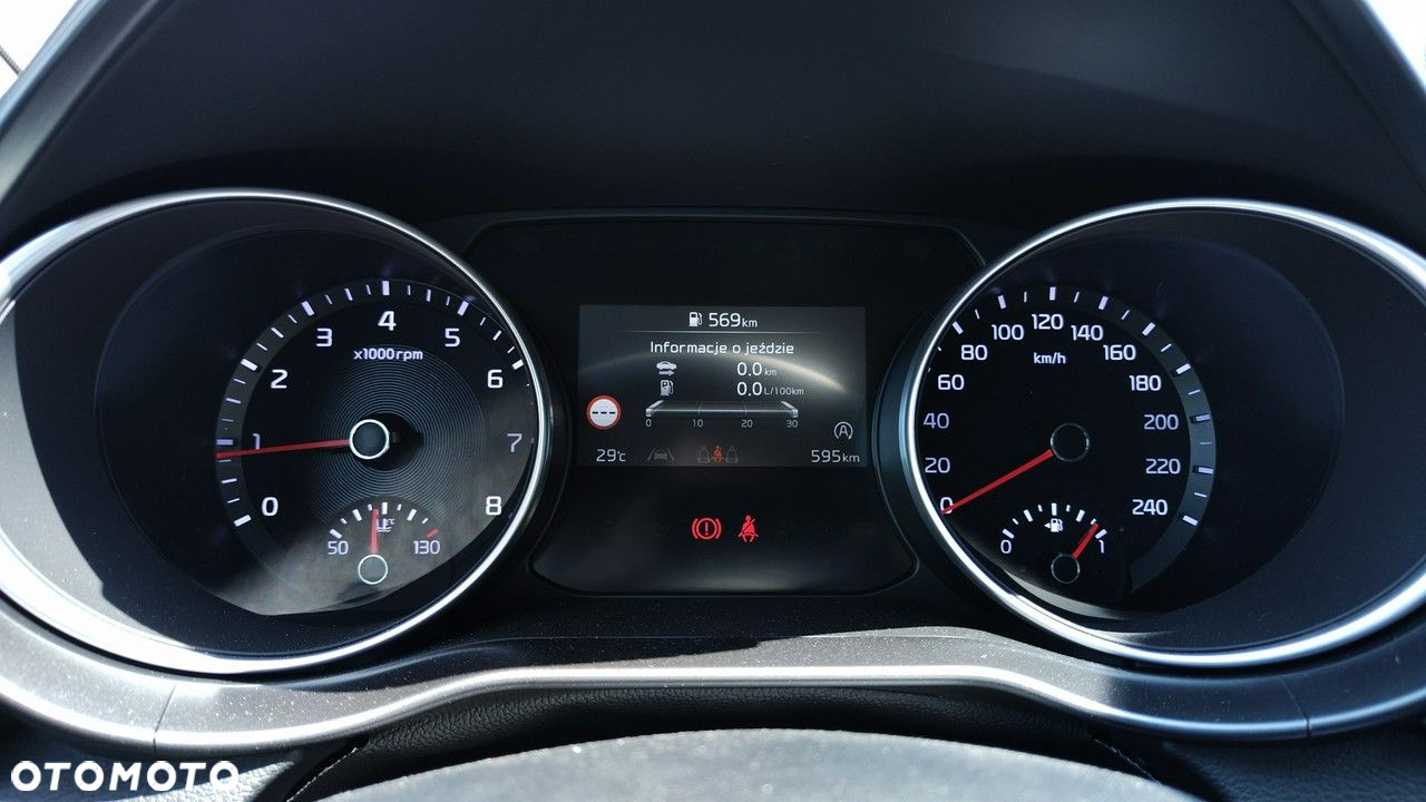 Kia XCeed - 11