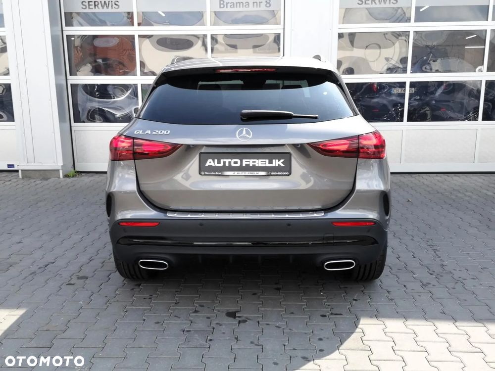 Mercedes-Benz GLA 200 AMG Line - 9