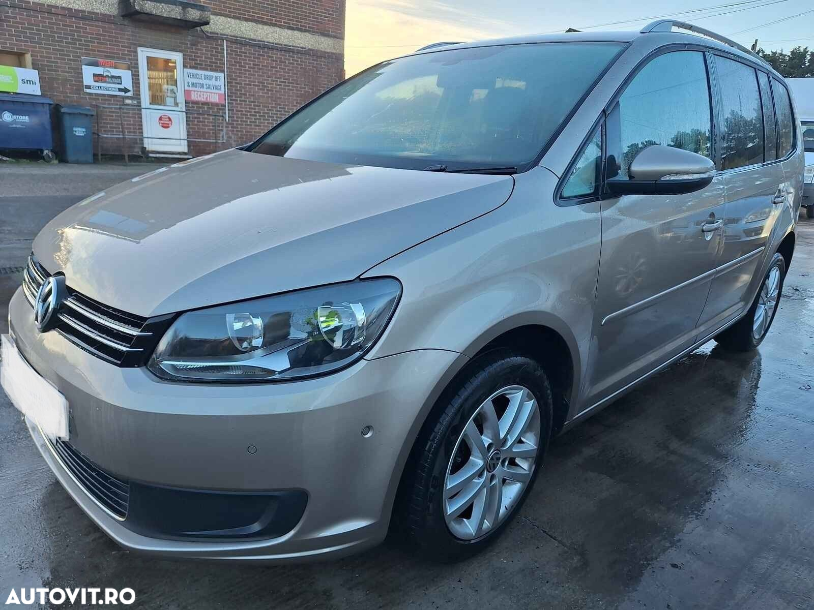 Grila Radiator Volkswagen Touran 2013 Monovolum Auriu - 2