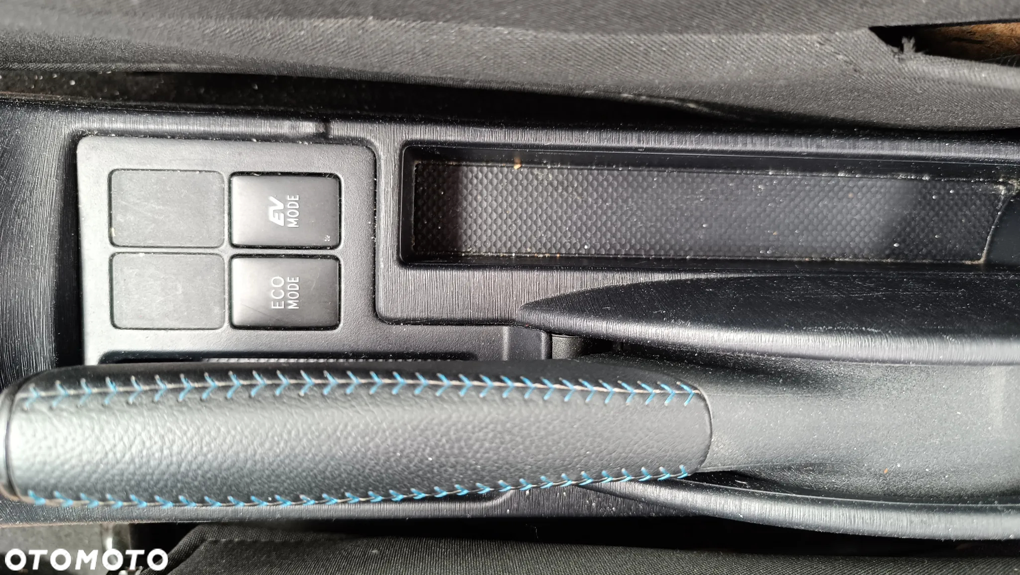 Toyota Yaris Hybrid 100 Sol - 9