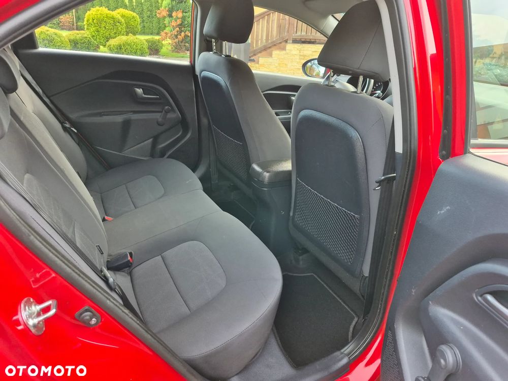 Kia Rio 1.2 Attract - 10