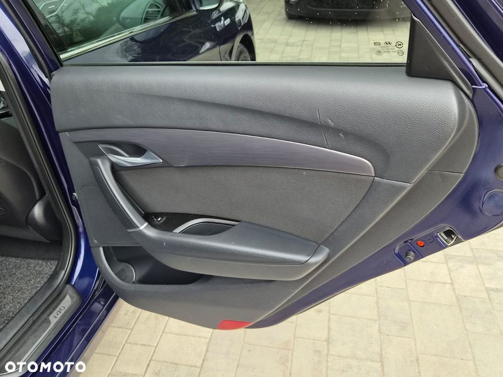 Hyundai i40 Kombi blue 1.6 Family - 24