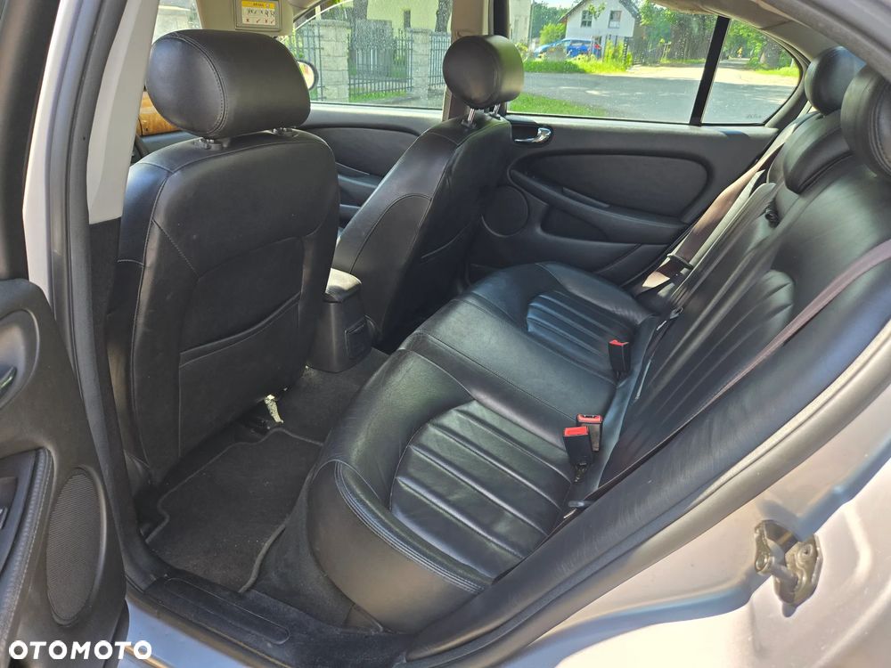 Jaguar X-Type 2.5 Sport - 9